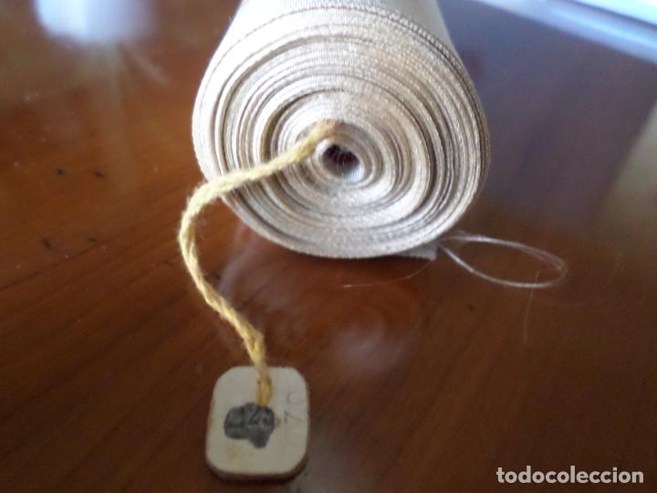 Antig&uuml;edades: ROLLO DE SEDA FLOREADO ANTIGUO - Foto 3
