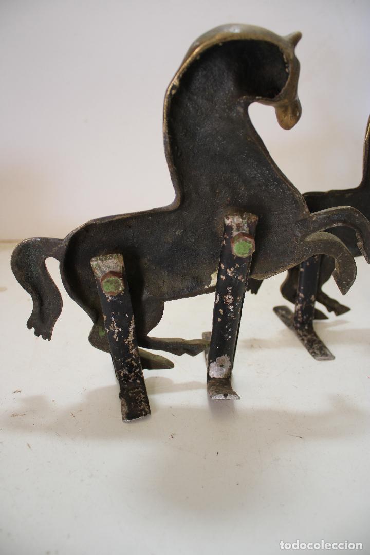 Antig&uuml;edades: 2 caballos de bronce - Foto 3