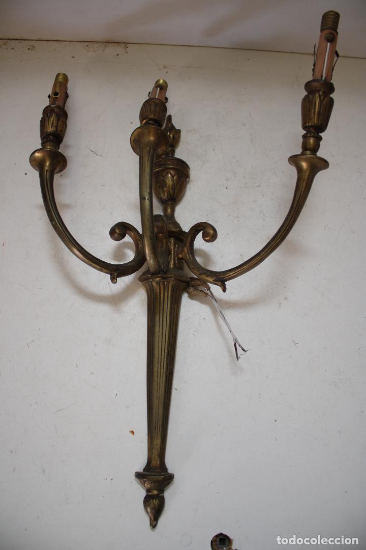 Antig&uuml;edades: aplique de bronce - Foto 1