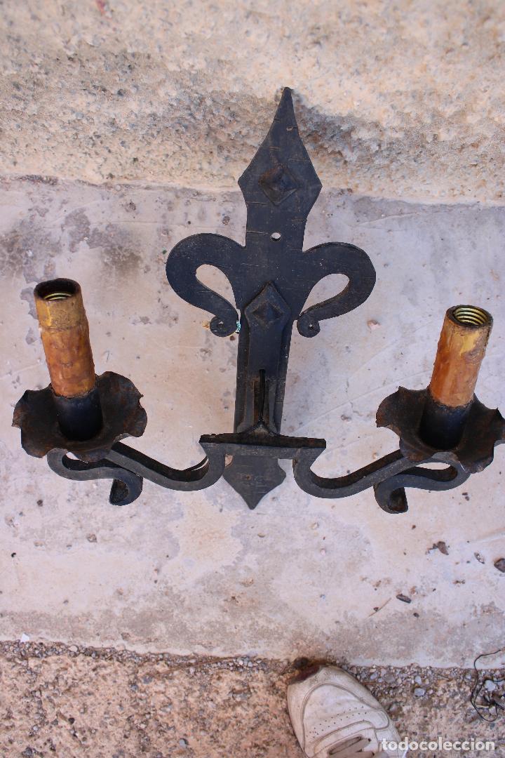 Antig&uuml;edades: aplique en hierro de forja - Foto 3