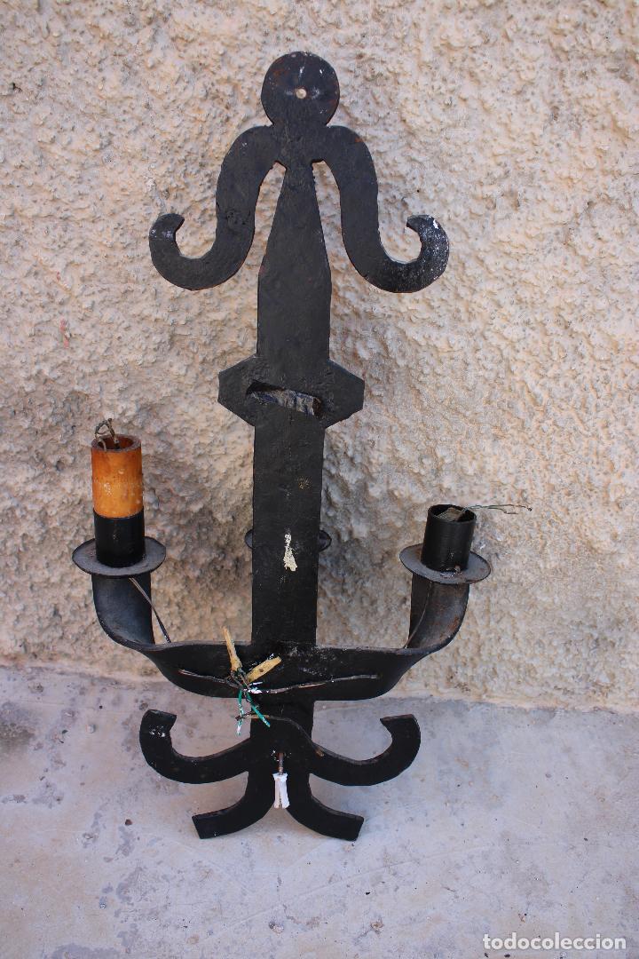 Antig&uuml;edades: aplique en hierro de forja - Foto 2