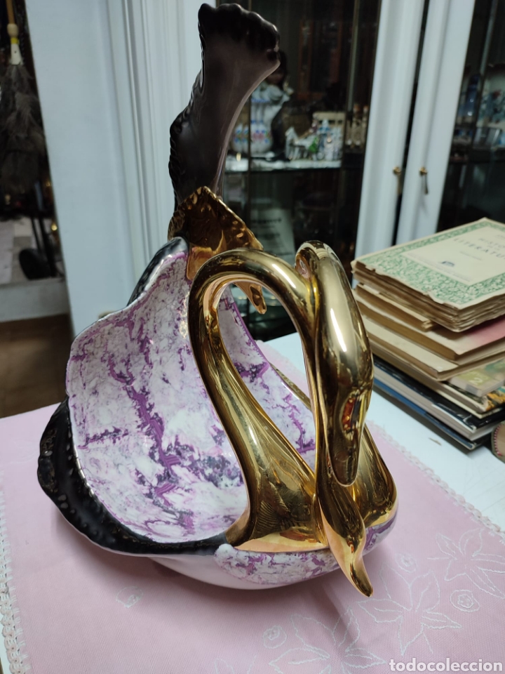 Antig&uuml;edades: Centro de mesa de cer&aacute;mica con cisnes - Foto 4