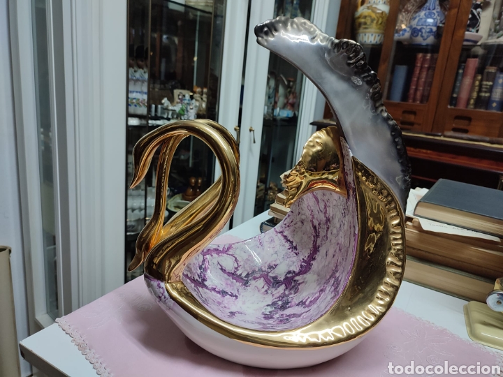 Antig&uuml;edades: Centro de mesa de cer&aacute;mica con cisnes - Foto 1
