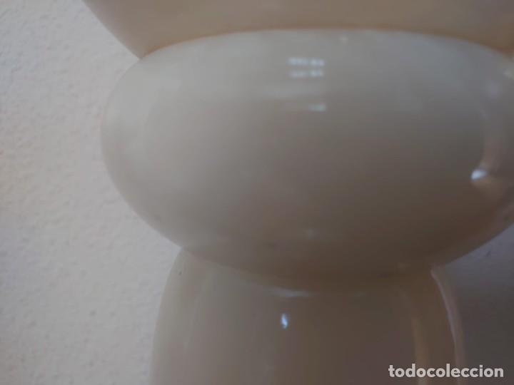 Antig&uuml;edades: ANTIGUO PIE DE ALABASTRO TALLADO - Foto 7