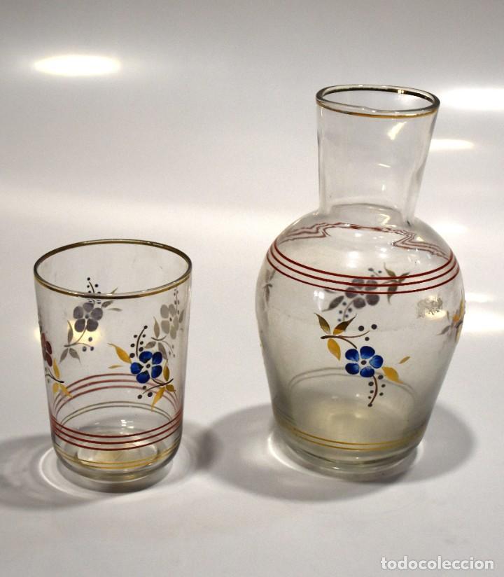Antig&uuml;edades: Conjunto de vaso y jarrita de noche - Foto 2