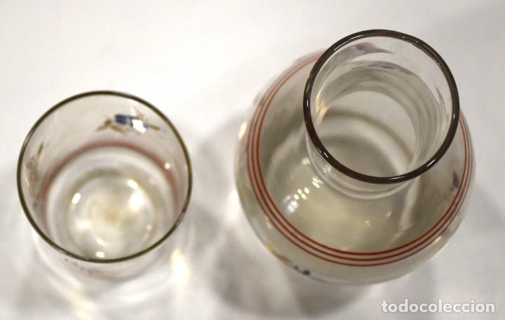 Antig&uuml;edades: Conjunto de vaso y jarrita de noche - Foto 6