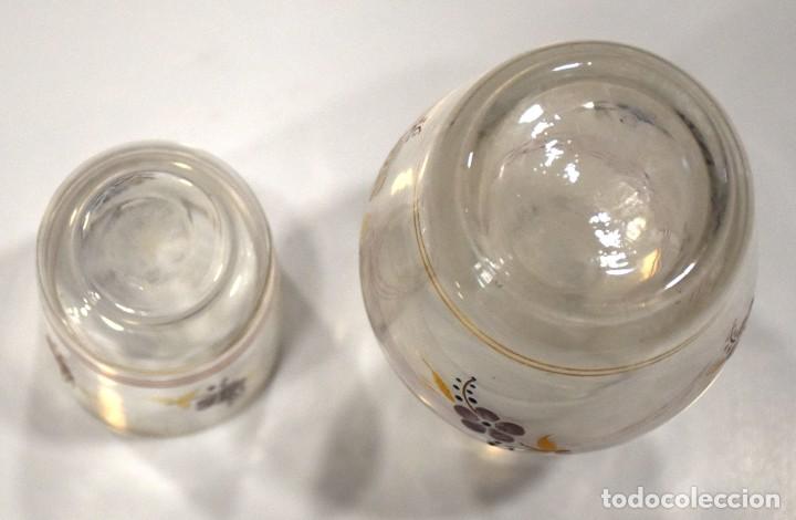 Antig&uuml;edades: Conjunto de vaso y jarrita de noche - Foto 7