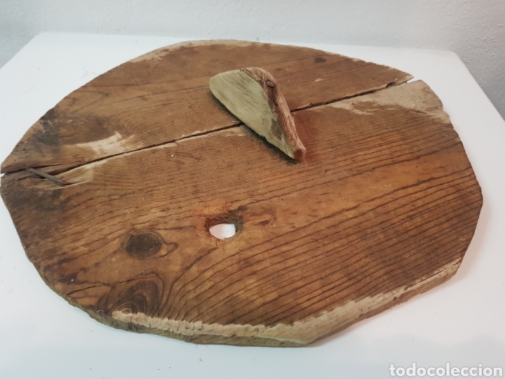 Antig&uuml;edades: Tapa maciza de madera antigua - Foto 3