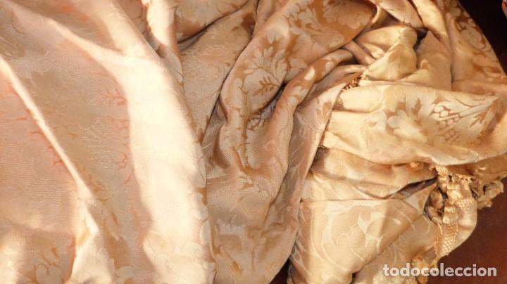 Antig&uuml;edades: CONSERVADA COLCHA RASO 240 CMS BEIGE - Foto 2