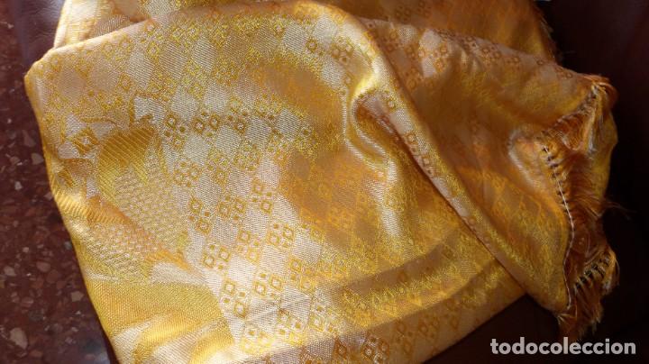 Antig&uuml;edades: CONSERVADA COLCHA RASO 200 CMS AMARILLO - Foto 6