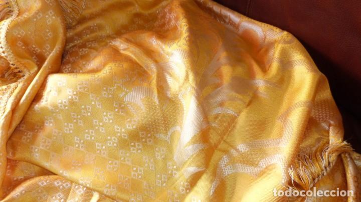 Antig&uuml;edades: CONSERVADA COLCHA RASO 200 CMS AMARILLO - Foto 7