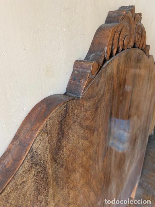 Antig&uuml;edades: Cabecero de madera antiguo - Foto 4
