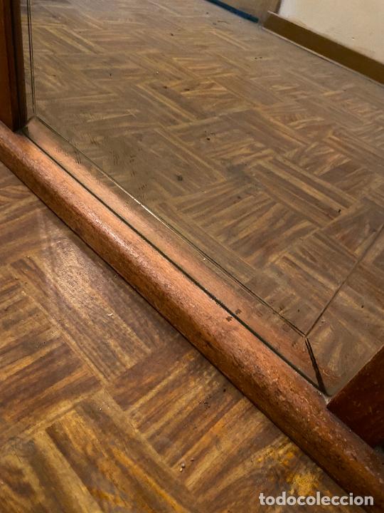 Antig&uuml;edades: espejo de madera antiguo - Foto 3