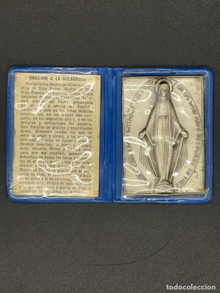 Antig&uuml;edades: CHAPA DE LA VIRGEN LA MILAGROSA EN INGL&Eacute;S - Foto 2
