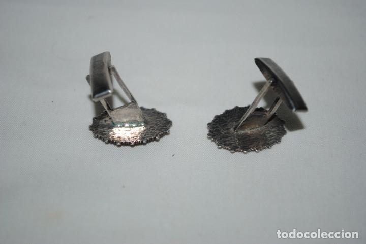 Antig&uuml;edades: GEMELOS DE PLATA DE LA POLICIA LOCAL . - Foto 2