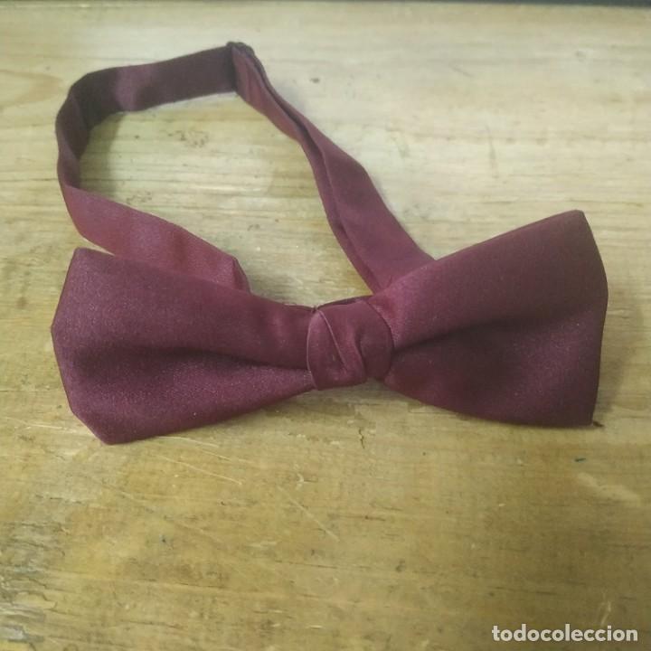 Antig&uuml;edades: Corbata color burdeos - Foto 1