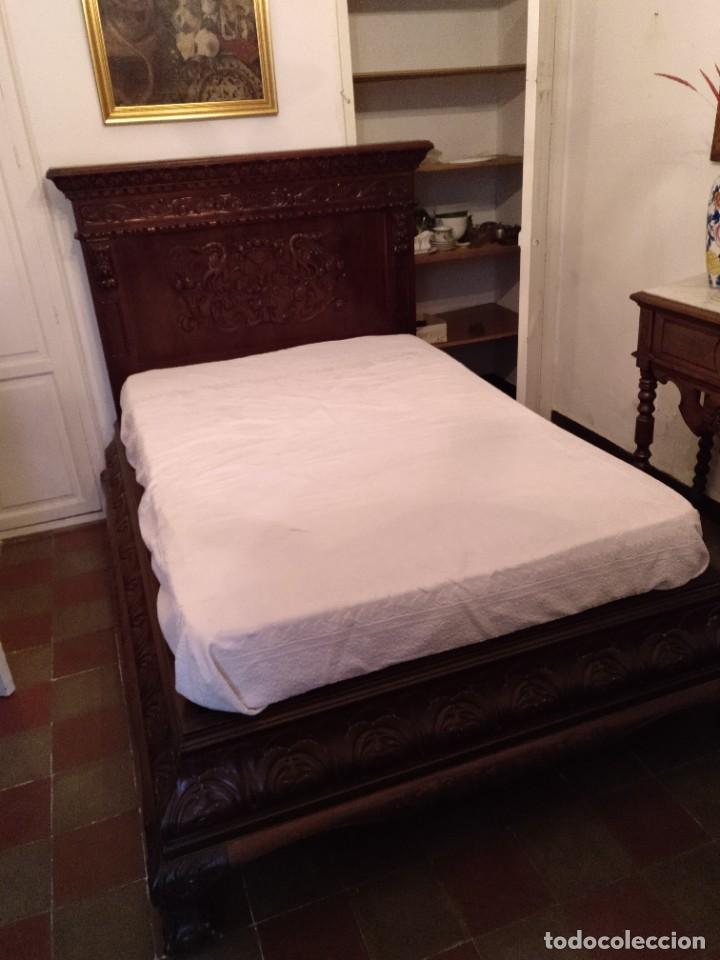 Antig&uuml;edades: CAMA DE CAOBA TALLADA - Foto 1