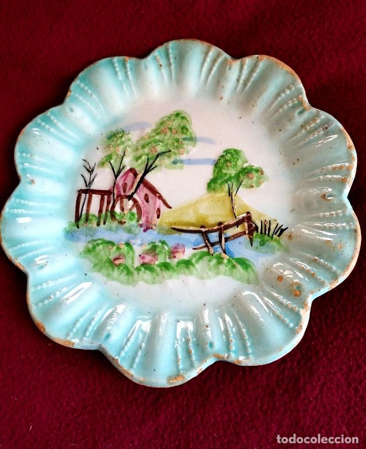Antig&uuml;edades: Antiguo plato en relieve de finales de 1800 - Foto 1