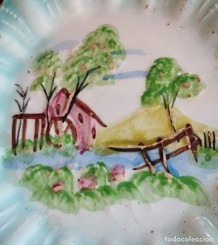 Antig&uuml;edades: Antiguo plato en relieve de finales de 1800 - Foto 3