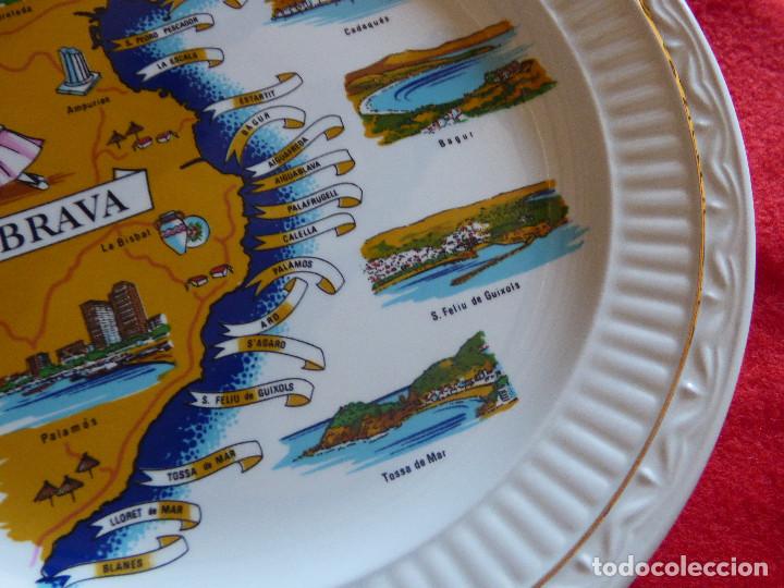 Antig&uuml;edades: Plato de porcelana,Costa Brava. - Foto 3