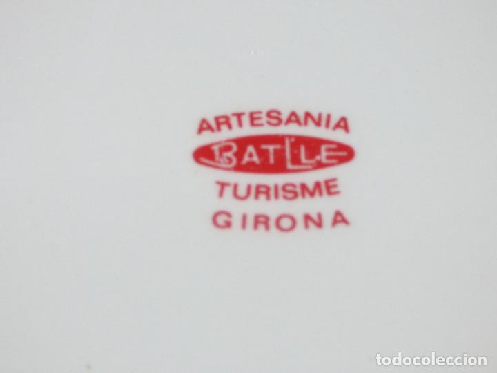 Antig&uuml;edades: Plato de porcelana,Costa Brava. - Foto 4