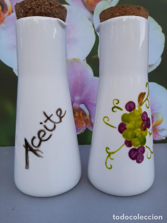 Antig&uuml;edades: ACEITERA Y VINAGRERA , PINTADAS A MANO - Foto 2