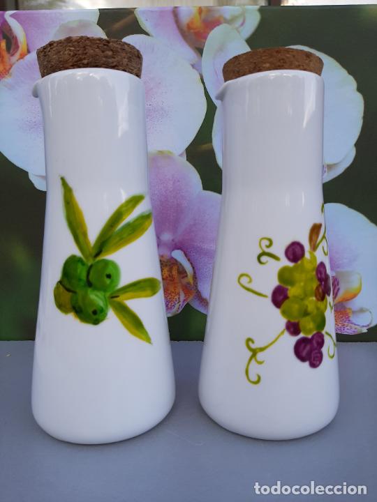 Antig&uuml;edades: ACEITERA Y VINAGRERA , PINTADAS A MANO - Foto 9