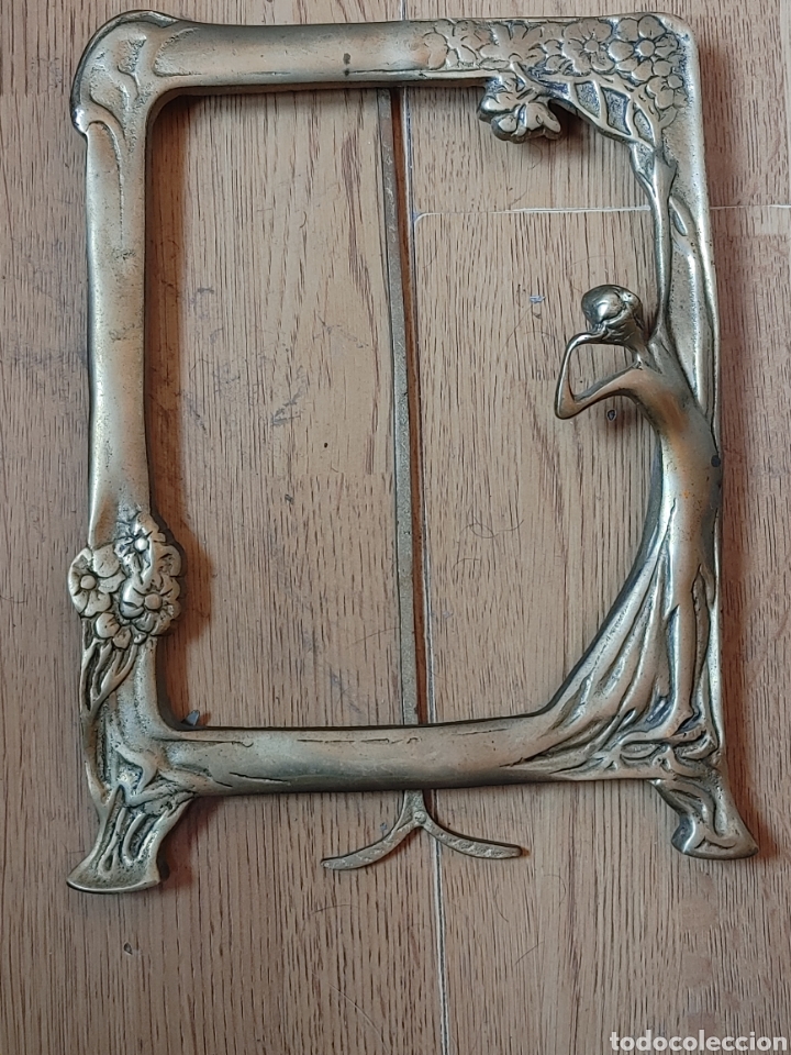 Antig&uuml;edades: Portafotos en bronce. - Foto 1