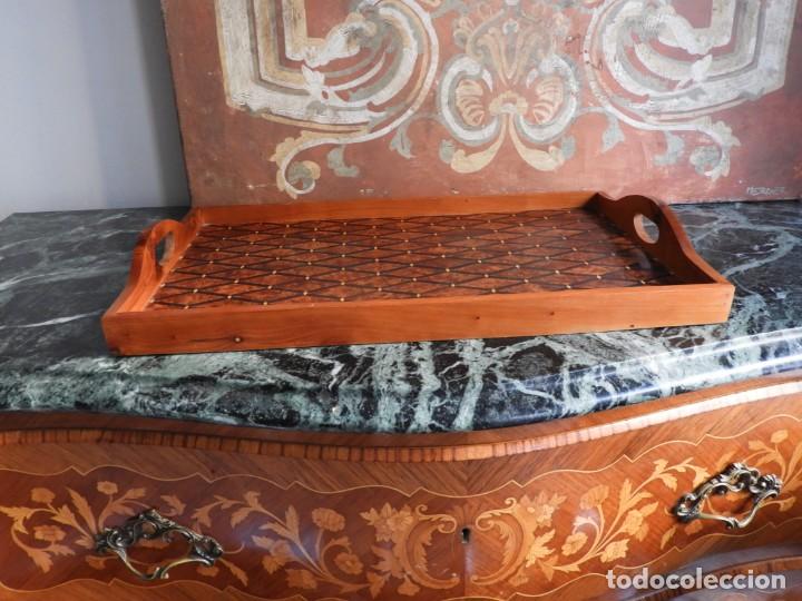 Antig&uuml;edades: BANDEJA DE MADERA DE TUYA O THUJA CON MARQUETERIA - Foto 6