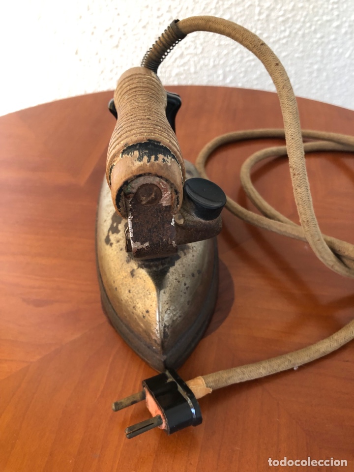 Antig&uuml;edades: Antigua plancha el&eacute;ctrica con cable - Foto 2