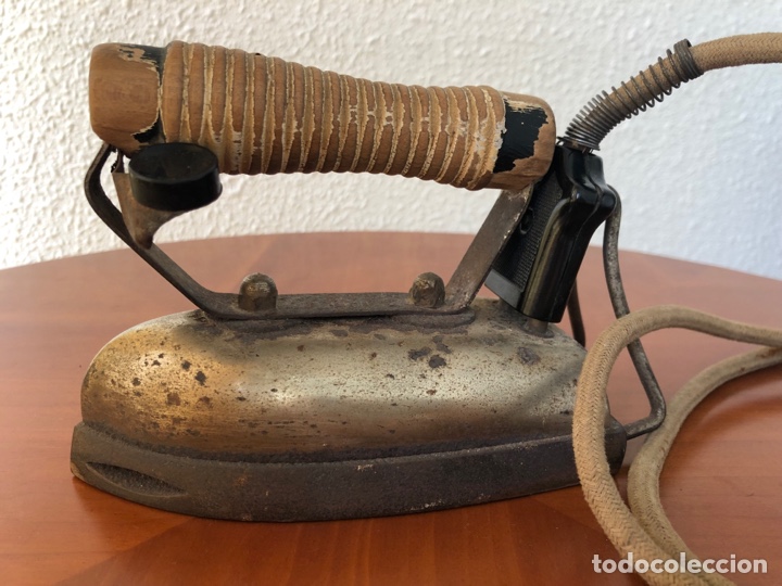 Antig&uuml;edades: Antigua plancha el&eacute;ctrica con cable - Foto 4