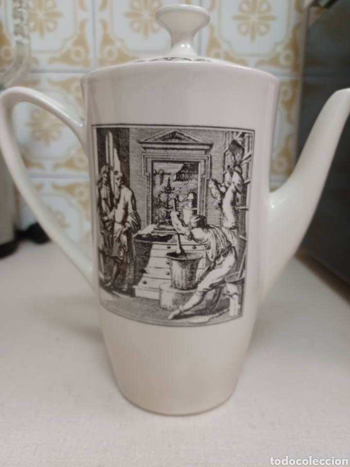 Antig&uuml;edades: Cafetera de porcelana - Foto 2