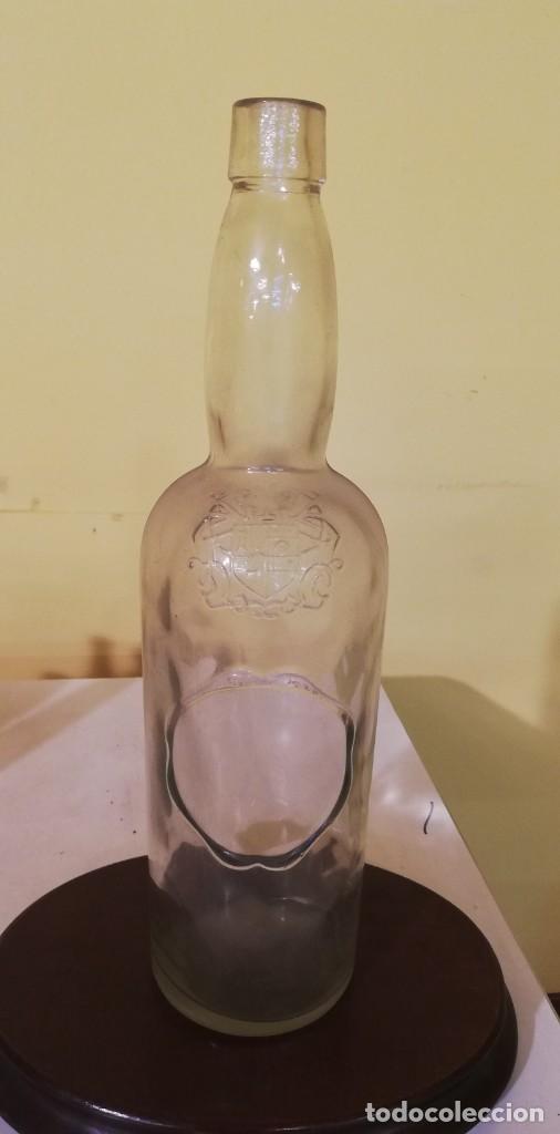 Antig&uuml;edades: BOTELLA CON GRABADO ESCUDO - Foto 2
