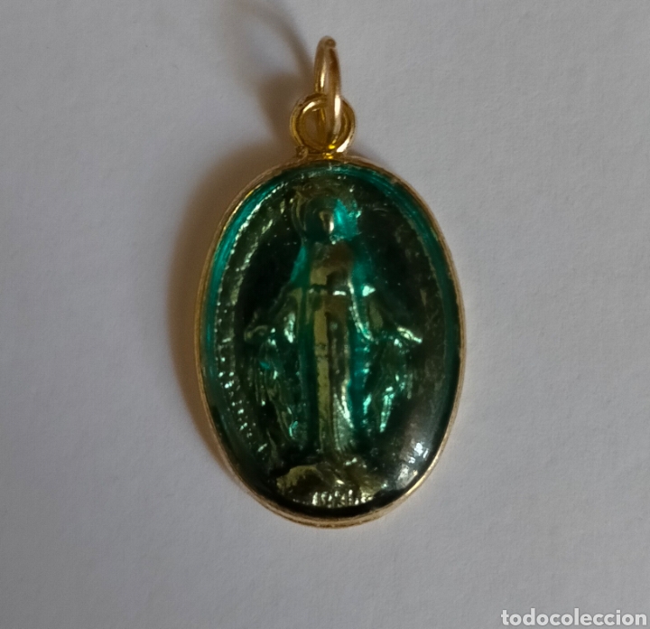 Antig&uuml;edades: Medalla Religiosa Virgen dorada - Foto 2