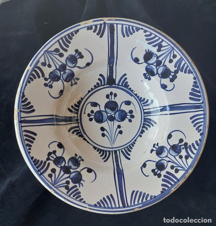 Antig&uuml;edades: Plato de cer&aacute;mica catalan tipo la cirereta - Foto 1
