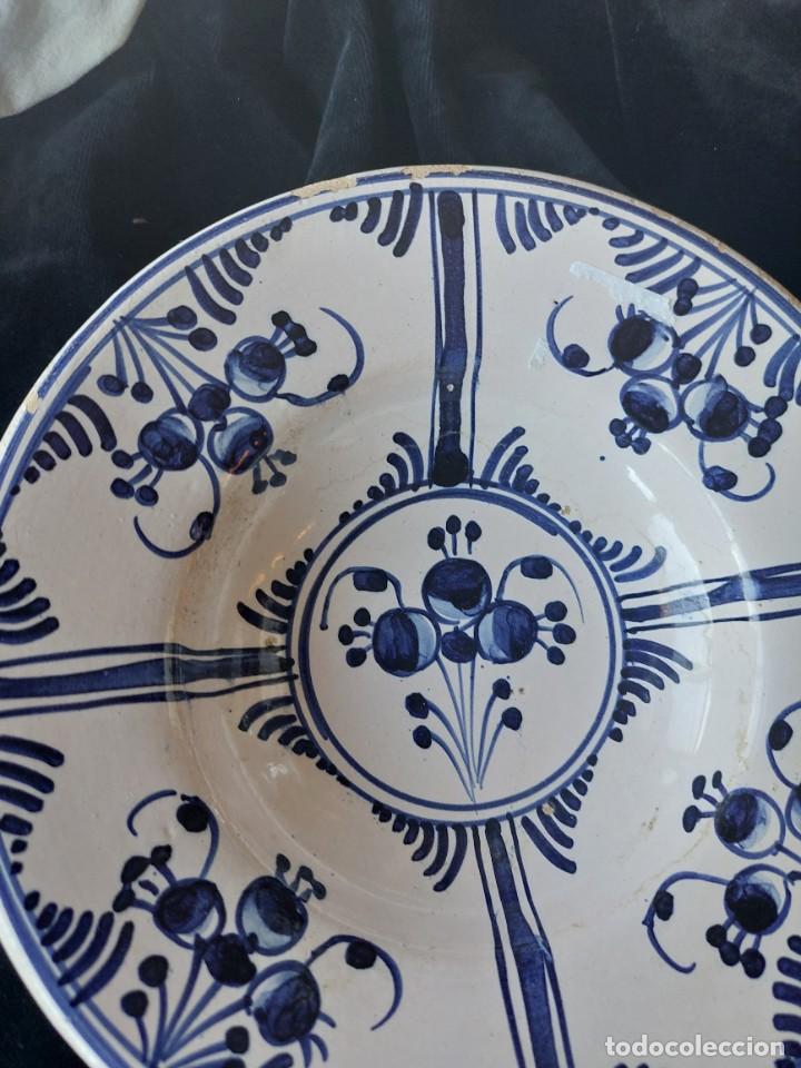 Antig&uuml;edades: Plato de cer&aacute;mica catalan tipo la cirereta - Foto 2