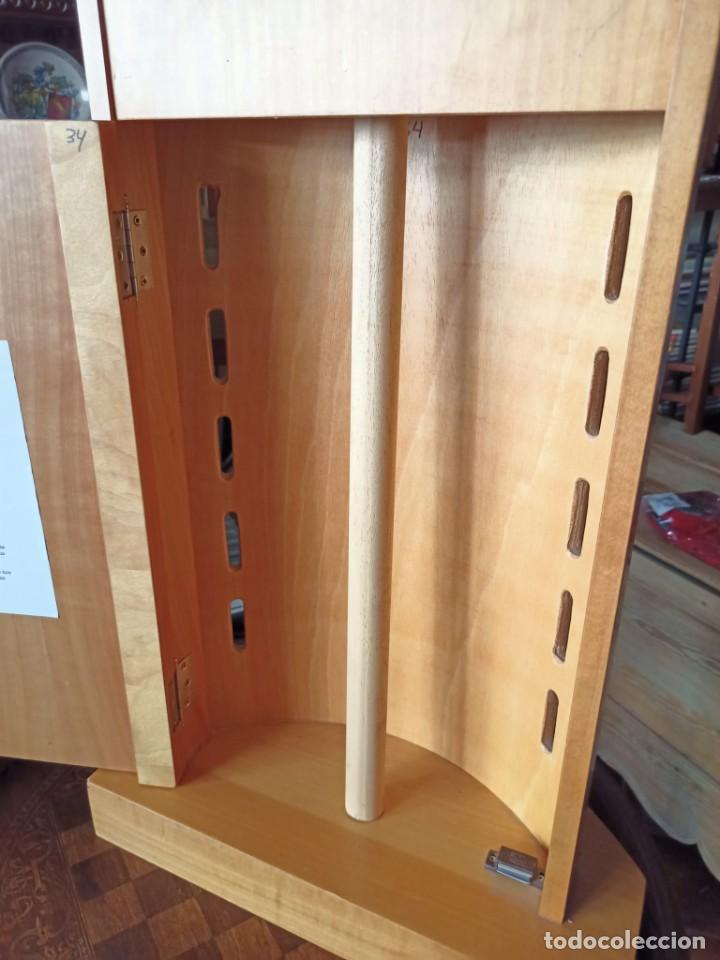 Antig&uuml;edades: Mueble expositor de madera - Foto 3