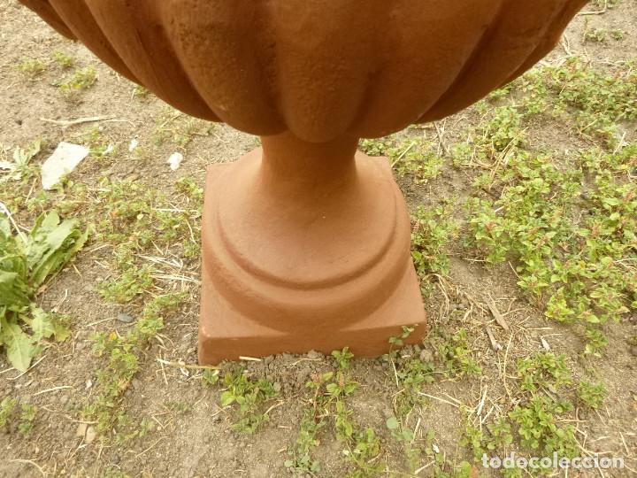 Antig&uuml;edades: GRANDES MACETEROS COPA DE FUNDICION - Foto 5
