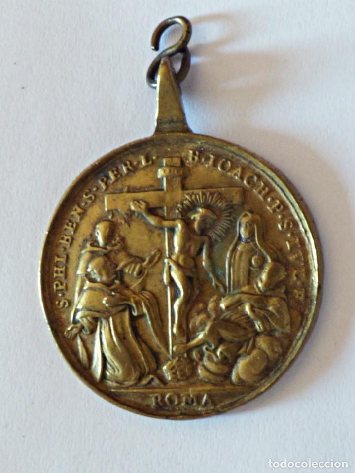 Antig&uuml;edades: MEDALLA VIRGEN DE LOS 7 DOLORES Y DESCENSO DE JESUS DE LA CRUZ. S.XVIII