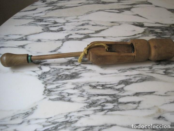 Antig&uuml;edades: ANTIGUO ENCORCHADOR DE MADERA - Foto 3