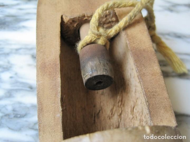 Antig&uuml;edades: ANTIGUO ENCORCHADOR DE MADERA - Foto 6