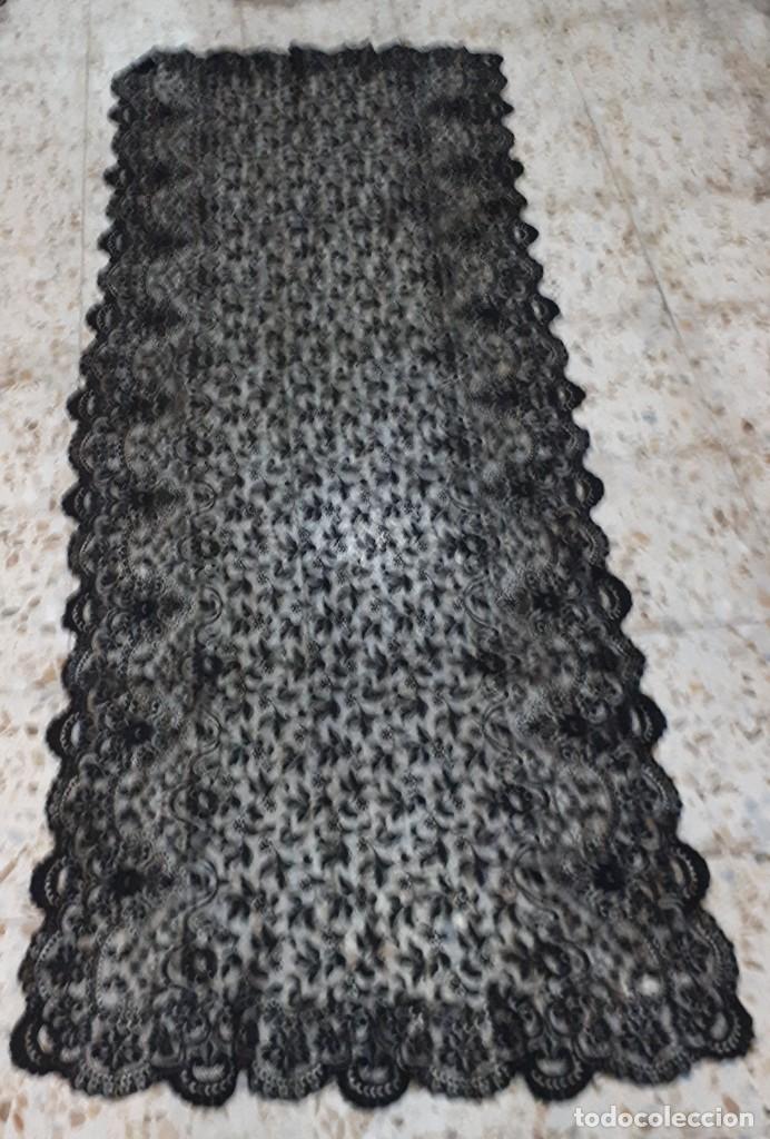 Antig&uuml;edades: MANTILLA RECTANGULAR ANTIGUA DE ENCAJE - Foto 7