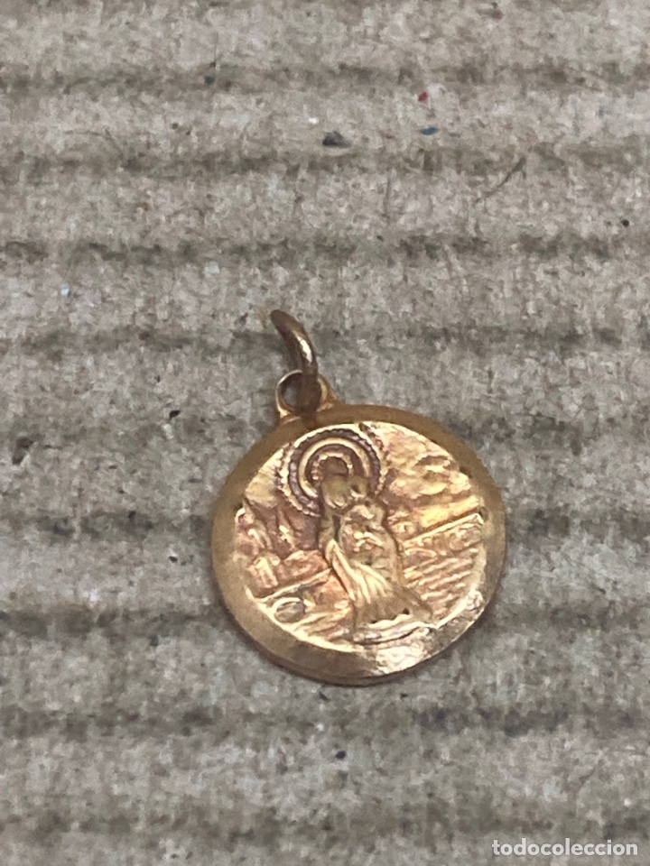 Antig&uuml;edades: Medalla ba&ntilde;ada oro religiosa - Foto 1