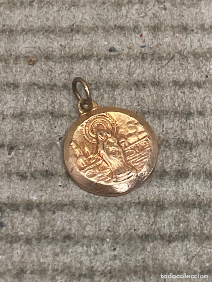 Antig&uuml;edades: Medalla ba&ntilde;ada oro religiosa - Foto 1