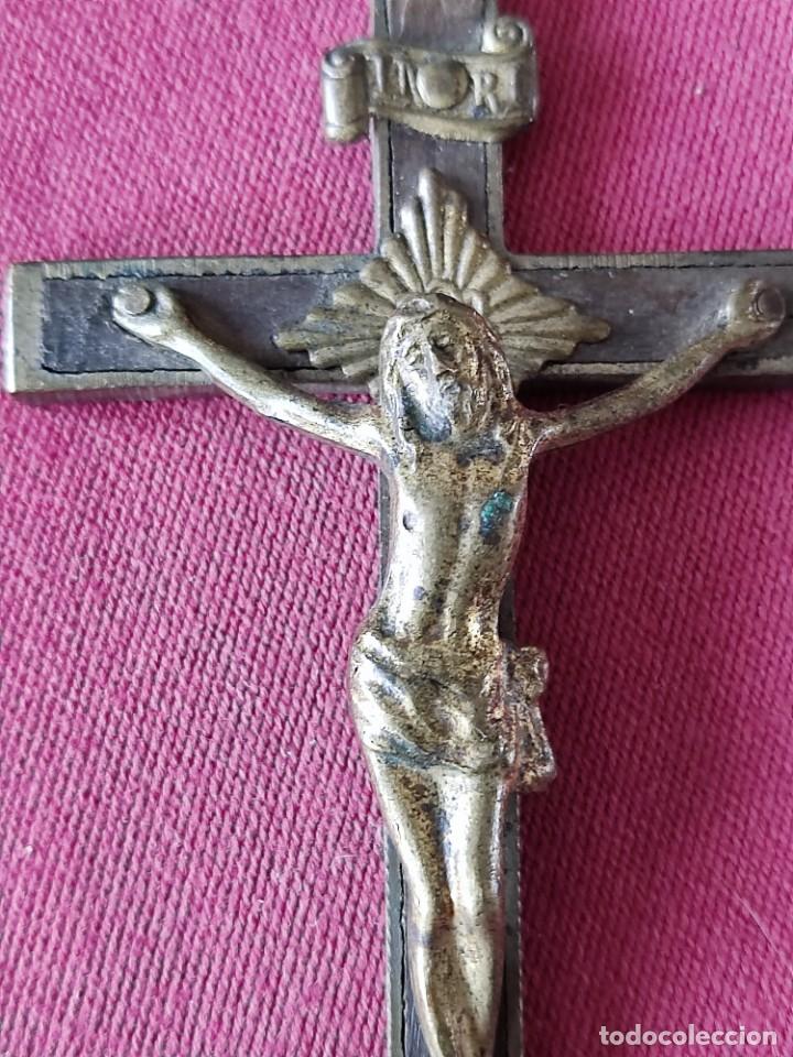 Antig&uuml;edades: ANTIGUO CRUCIFIJO DE BRONCE Y MADERA - Foto 1