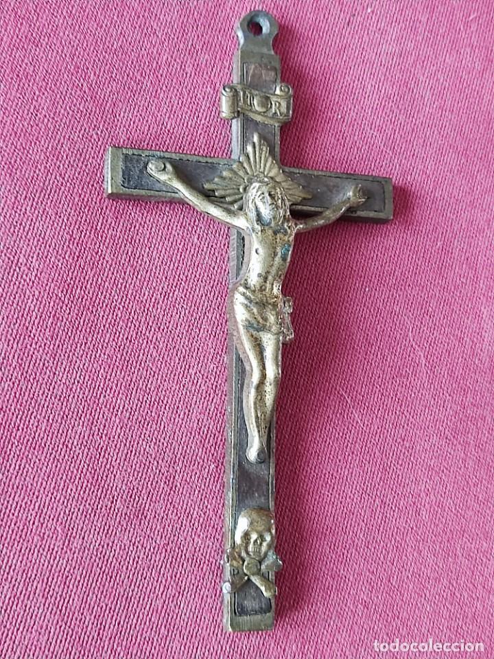 Antig&uuml;edades: ANTIGUO CRUCIFIJO DE BRONCE Y MADERA - Foto 4