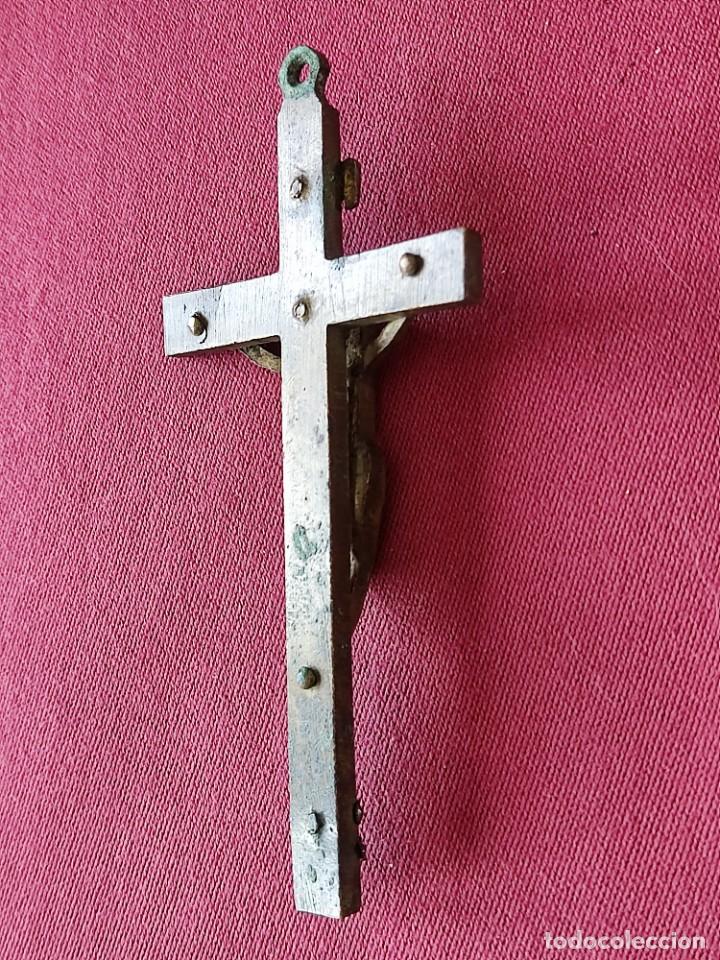 Antig&uuml;edades: ANTIGUO CRUCIFIJO DE BRONCE Y MADERA - Foto 7