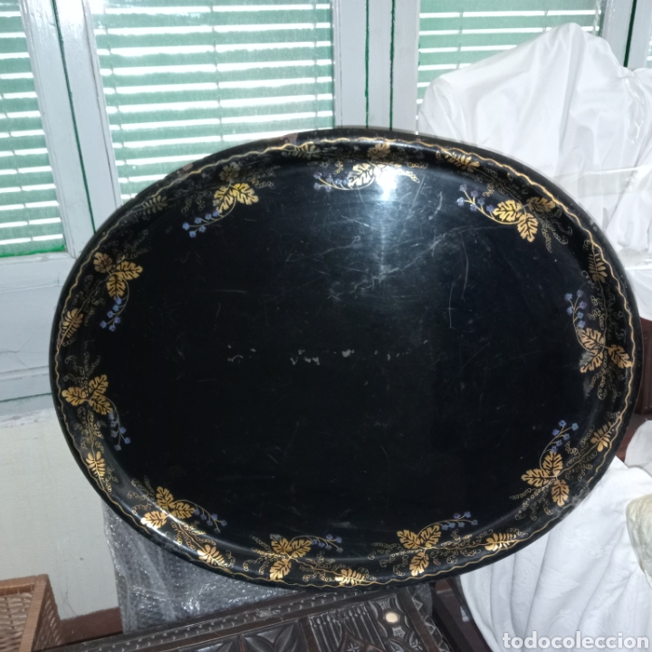 Antig&uuml;edades: Bandeja de metal pintada a mano - Foto 1