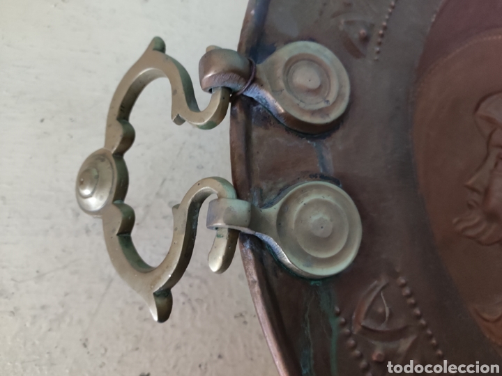 Antig&uuml;edades: Brasero repujado cobre - Foto 2