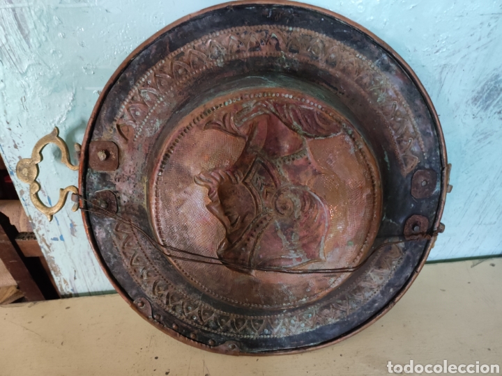 Antig&uuml;edades: Brasero repujado cobre - Foto 8